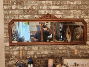lot 54 image: Vintage wall hanging mirror