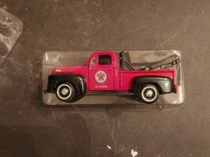 lot 122 image: 124 scale die cast Texaco Wrecker
