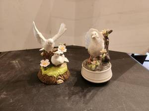 lot 126 image: Pair of Bird music boxes