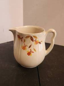 lot 161 image: Halls Superior Quality Kitchenware - Jewel Tea Autumn Leaf - Pitcher - by Mary Dunbar