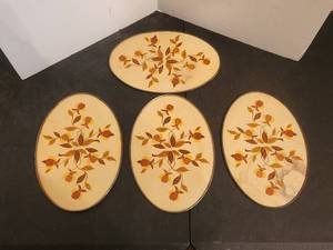 lot 164 image: Halls Superior Quality Kitchenware - Jewel Tea Autumn Leaf - 4-oval hot pads - by Mary Dunbar