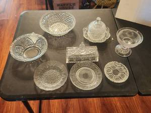 lot 216 image: Selection of crystal
