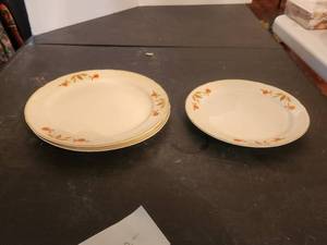 lot 217 image: Halls Superior Quality Kitchenware - Jewel Tea Autumn Leaf - plates - by Mary Dunbar