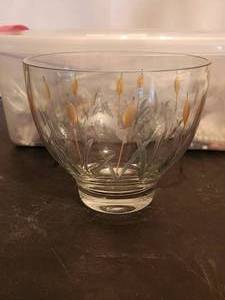 lot 229 image: Vintage Hand etched & painted bowl by 5th Ave crystal