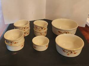 lot 244 image: Halls Superior Quality Kitchenware - Jewel Tea Autumn Leaf - French Baker cookware - various sizes - by Mary Dunbar