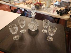 lot 177 image: Crystal wine glasses and Cordial set