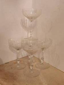 lot 187 image: Set of 5 vintage etched pedestal champagne glasses