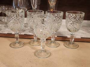 lot 191 image: Set of 5 1960s Libbey glass co. Hobstar goblets