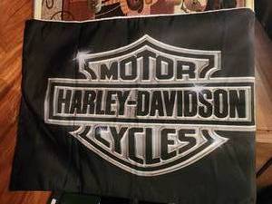 lot 197 image: Harley Davidson lot - Blanket, XL shirt, and yard flag