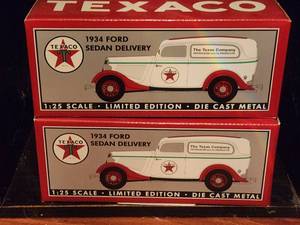 lot 204 image: 1934 Ford Sedan Delivery truck - Texaco