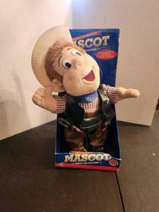 lot 266 image: Vintage Animated musical plush - Mascot - needs batteries