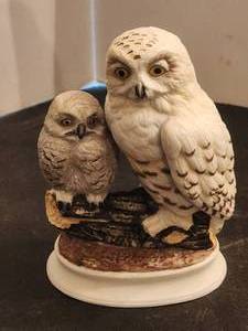 lot 276 image: Porcelain figurine of Owls
