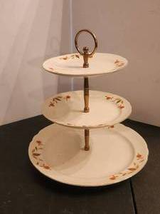 lot 280 image: Halls Superior Quality Kitchenware - Jewel Tea Autumn Leaf - 3 tier tidbit tray - by Mary Dunbar