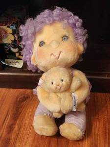 lot 285 image: 1985 Hugga Bunch doll by Kenner - Impkins