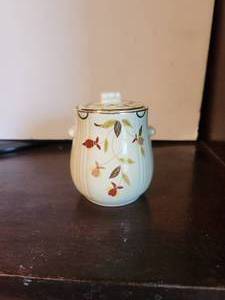 lot 293 image: China Specialties - Collectors miniatures - Tootsie cookie jar