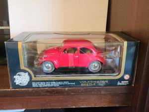 lot 294 image: 1967 Volkswagen Beetle die cast car