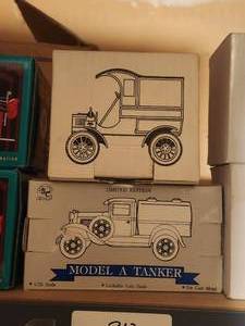 lot 317 image: Ertl Die cast - Model A tanker & 1905 Delivery car