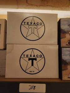 lot 318 image: Texaco Collector Club - 1956 Cameo Wrecker and 1930 Diamond T