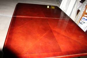 lot 7 image: Very Nice Cherry Wood Table with removable Leaf...80x44 or 62x44 (Goes with chairs in lot 31).