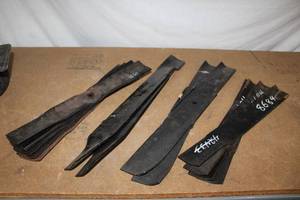 lot 15 image: Selection of Lawnmower blades... Sizes shown in photos