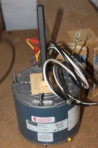 lot 115 image: 13 HP 230v 1075 RPM Electric Motor