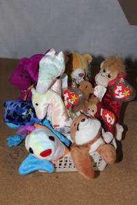 lot 152 image: TY Beanies, Sweetheart, Neon, Lips and others�Some have the Teenie Beanie of the same.. All Have Hang and Tush Tag