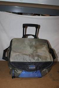 lot 164 image: Thermos rolling Insulated bag and large box of plastic Flatware