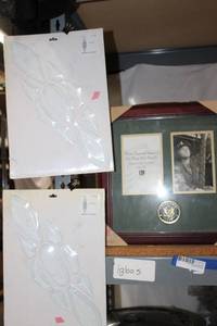 lot 172 image: Wall Decorations and Picture Plaque for US Army