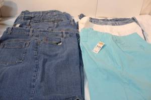 lot 35 image: Womens Clothing Shorts Size 10 (8 Pair)  Talbots WTag Jones Sport, White Stagg