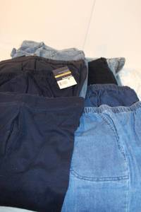 lot 41 image: Womens Clothing Pants Size Medium (4 Pairs) Jeans Calvin Klein, Lee, White Stagg (4pairs) Leggings Talbots & Kmart
