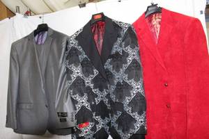 lot 53 image: Mens Suits 44R  Vitali Gray 3-piece,