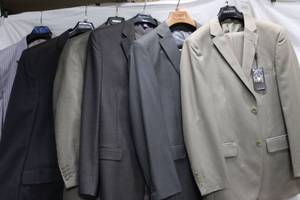 lot 58 image: Mens Suits (6) size 38S  Angelo Rossi, Giorgio Fiorelli, Vitali, Blu Martini