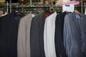 lot 59 image: Mens Suits (6) size 40R Savile Row, Michael Irvin, Stacy Adams, Angelo Rossi