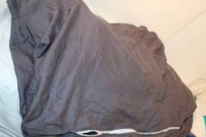 lot 121 image: Grey 15 Pound Weighted Blanket with Removable Cover