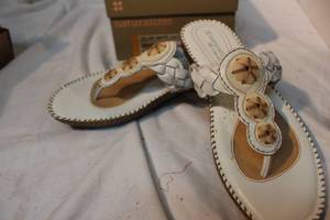 lot 184 image: Womens Shoes - White Leather sandals, size 7.5 N. Look like new.