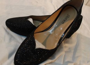 lot 186 image: Womens Shoes - J Renee Black Sparkily Heels, size 11. Look like new.