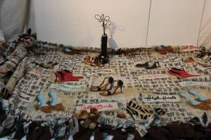 lot 189 image: Blanket with Womens Heels theme with Decorative Heel