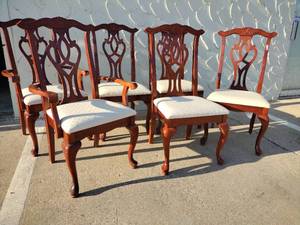 lot 31 image: Dining Chairs from Ashley furniture (Goes with table in lot 7).