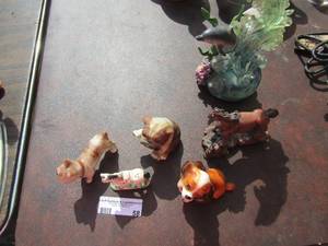 lot 58 image: Dolphin dcor, horse dcor, puppy dog dcor qty 6 pieces