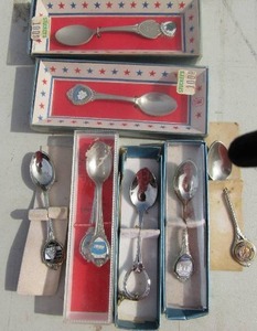 lot 70 image: Collectors state dcor spoons qty 7 all in new condition