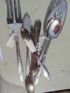 lot 71 image: Tudor plate Oneida serving pieces qty 2 various Oneida eating utensils