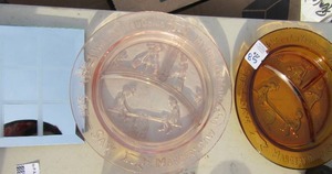 lot 90 image: 9 seasaw dcor glass plates X2  and a 66 mirror,   1513 Glass fruit stand grapevine
