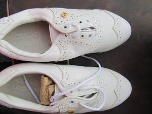 lot 100 image: Foot joy white cleets size 7 new never worn