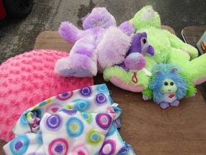 lot 102 image: easter and stuffed animla lot includes 2 child size throws