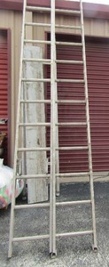 lot 13 image: Extended ladder as one or can be used as 2 single, depends on buyer, good condition