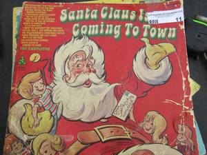 lot 11 image: Vintage Christmas music record lot