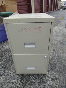 lot 146 image: 2 drawer white metal filing cabinet 25 x 15 x 18