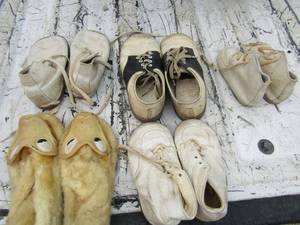 lot 163 image: vintage baby shoes and a vintage baby pair of house shoes qty 5