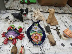 lot 181 image: Mexican art spoon rest and crab dcor, jesus on cross and more