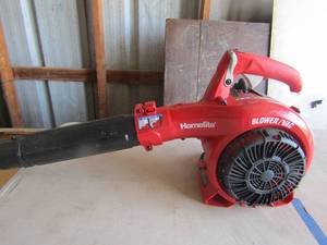 lot 11 image: Homelite Blower vac gas powered, in good condition